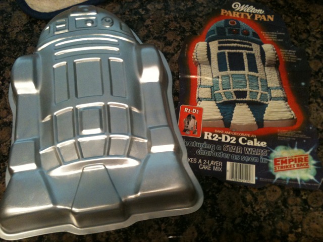 [R2D2%2520cake%2520pan%255B3%255D.jpg]