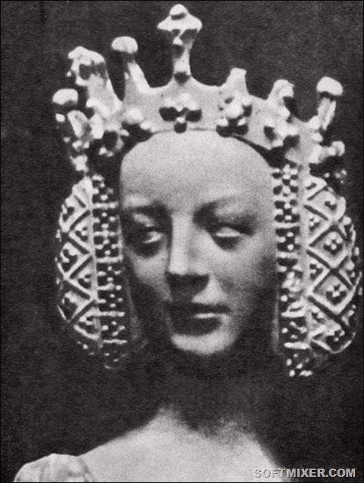 Isabeau_of_bavaria_statue Isabeau_of_bavaria_statue