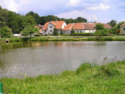 Obec Budíškovice - obec má 748 obyvatel, rozkládá se na 2304 ha. První zmínka o obci je z roku 1353.