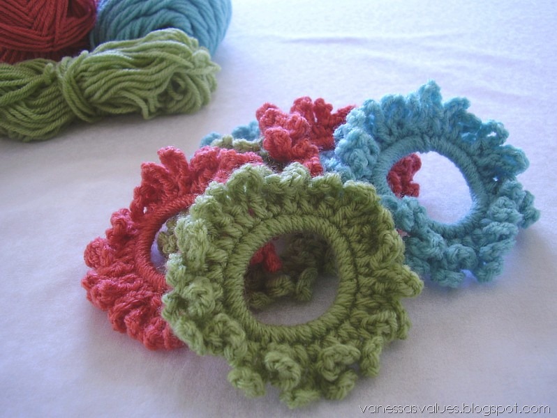 [crocheted-ponytail-holder-tutorial11.jpg]