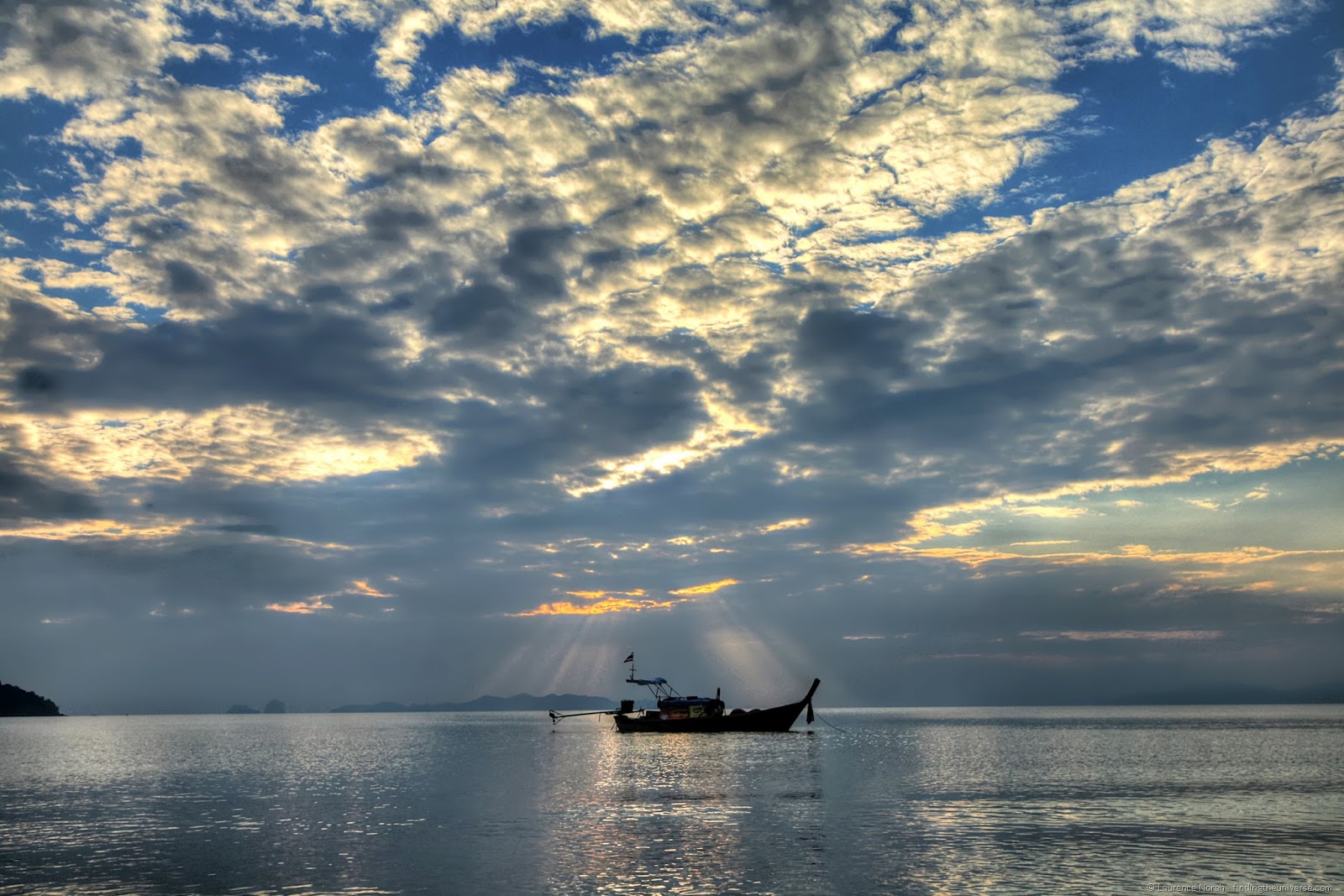 [Boat%2520sunset%2520Thailand%2520rays%2520sea%2520islands%2520Andaman%2520coast%255B6%255D.jpg]