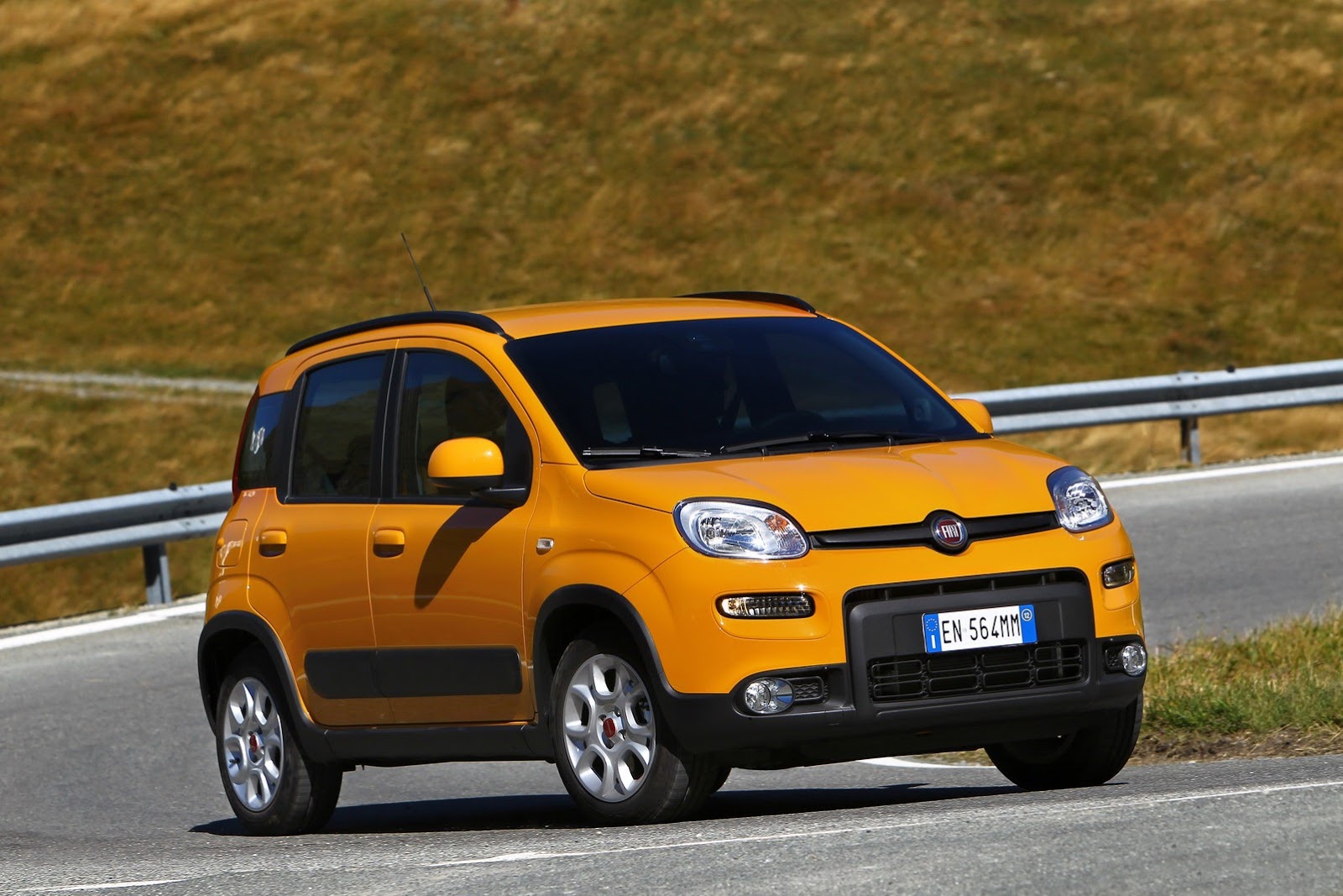 [2013-Fiat-Panda-Trekking-5%255B2%255D.jpg]