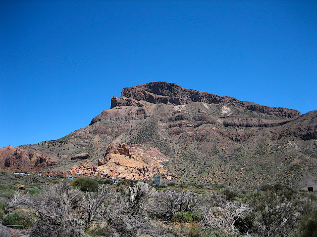 One of the peaks on the crater rim in Parque Nacional del Teide