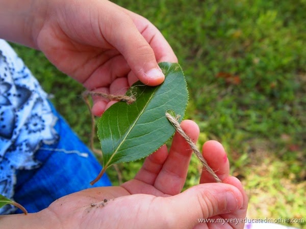 #campcraft Stringing on the leaves #kidsactivity #kidscraft