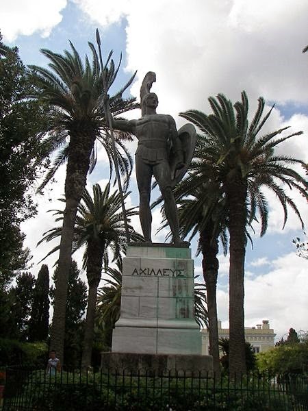 La-escultura-de-Aquiles-encargada-po La-escultura-de-Aquiles-encargada-po