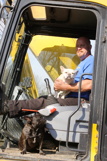 Dan, the operator, was so nice to let us help him out.