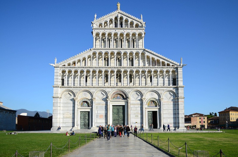 [Cathedral%2520front%255B3%255D.jpg]