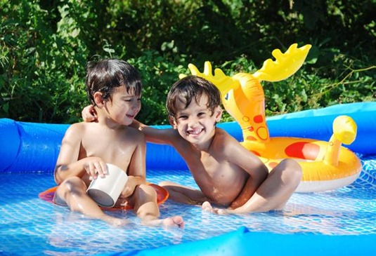 [children_activities_on_swimming_pool_in_summer%255B7%255D.jpg]
