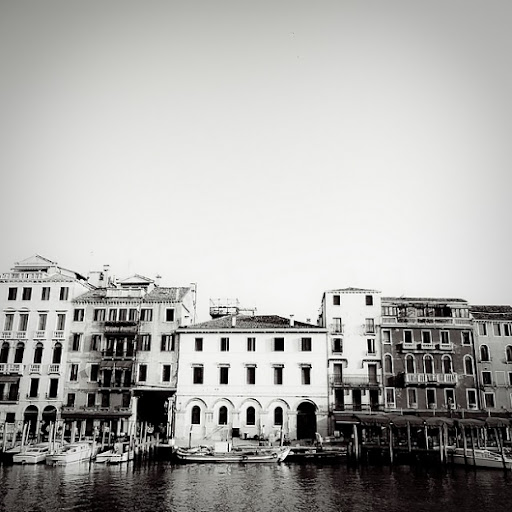 A black and white photo gives you a better perception of the architecture of the city. The buildings look as if they are literally floating on the water -- and they are!
(designspiration.com) A black and white photo gives you a better perception of the architecture of the city. The buildings look as if they are literally floating on the water -- and they are!
(designspiration.com)