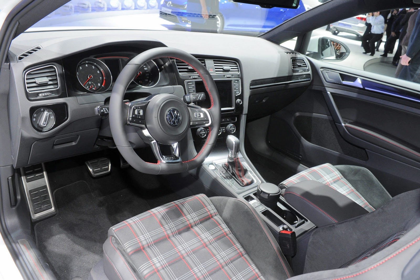 [2014-VW-Golf-GTI-10%255B2%255D.jpg]