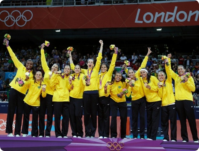 jogagoras-do-brasil-comemoram-medalha-de-ouro-no-lugar-mais-alto-do-podio-em-londres-1344716874927_615x470 jogagoras-do-brasil-comemoram-medalha-de-ouro-no-lugar-mais-alto-do-podio-em-londres-1344716874927_615x470