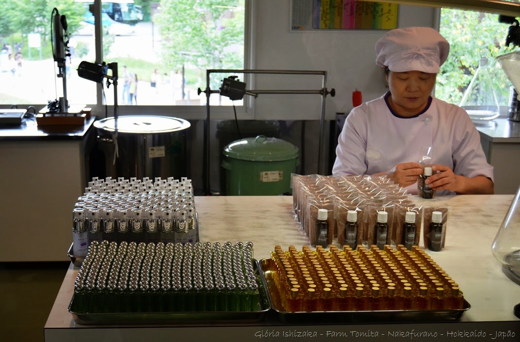 [Gl%25C3%25B3ria%2520Ishizaka%2520-%2520Farm%2520Tomita%252093%255B8%255D.jpg]