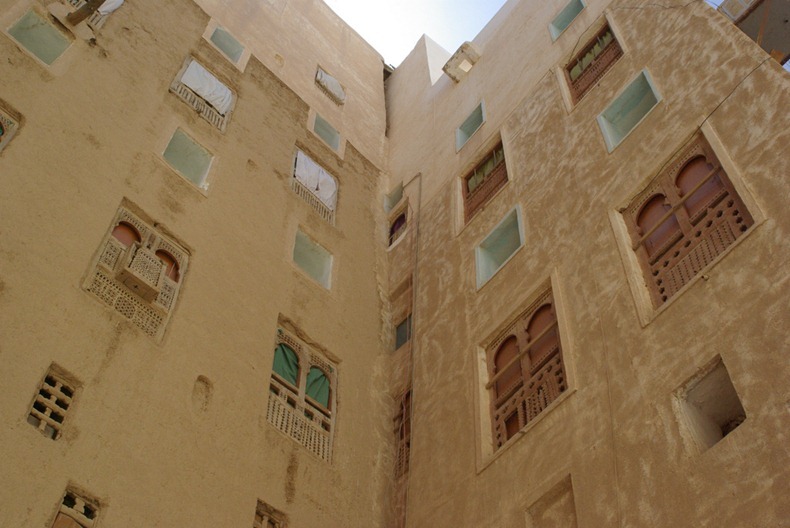 أقدم مدينة لناطحات السحاب في العالم يمنية "صور حديثة" Shibam-8%25255B2%25255D