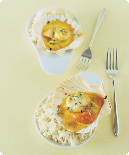 Cappesante al timo gratinate con salsa d'uova Cappesante al timo gratinate con salsa d'uova