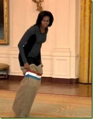[michelle-obama-invites-tv-host-jimmy-fallon-in-for-a-white-house-gym-session_ohase_8_thumb%255B6%255D%255B8%255D.jpg]