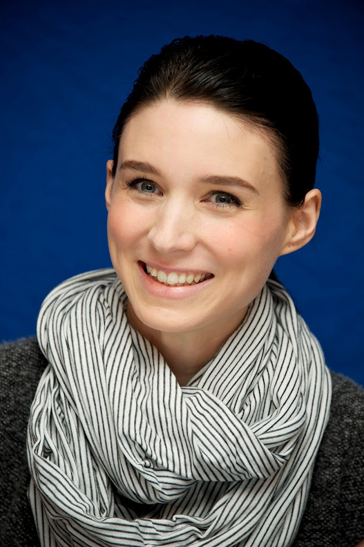 Celeber-ru-Rooney-Mara-The-Girl-With-The-Dragon-Tattoo-Press-Conference-2011-06.jpg