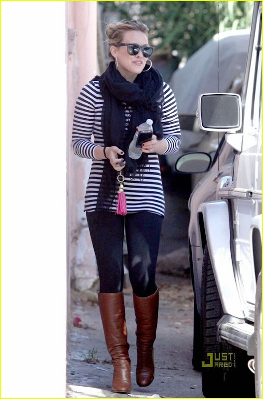 hilary-duff-striped-shirt-pilates-04