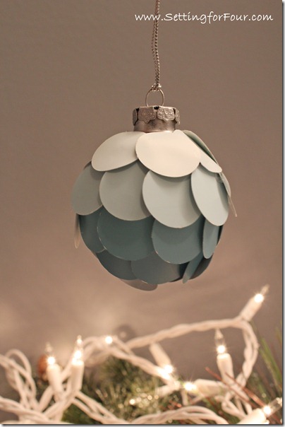 DIY Ombre Christmas Ornament from Setting for Four #Christmas #DIY #Tutorial #Ombre #Ornament