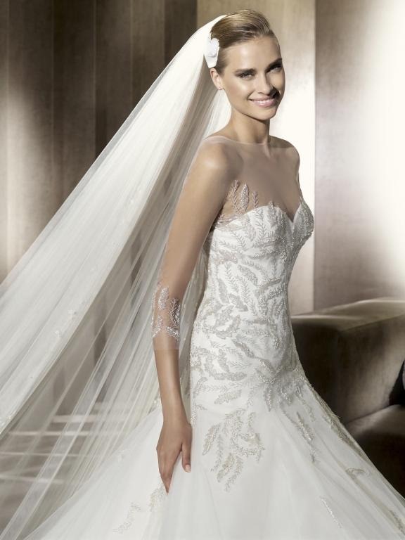 [wedding-dress-manuel-mota-2012-bridal-gowns-elena-detail%255B5%255D.jpg]