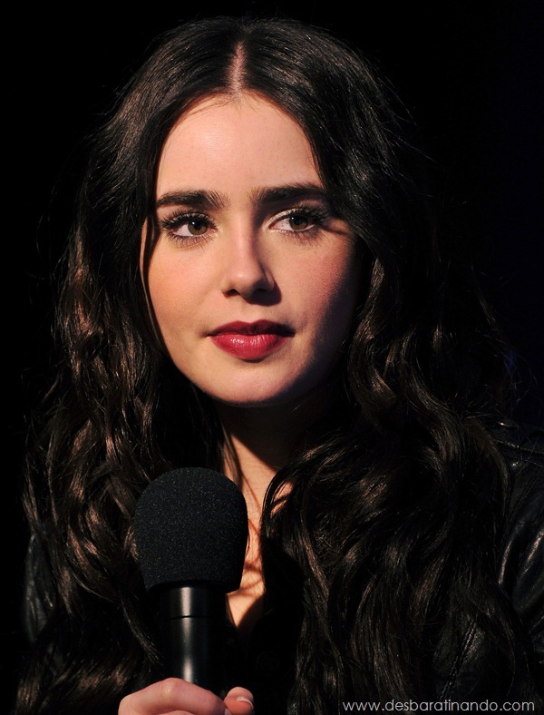 lily-collins-linda-sensual-sexy-lady-desbaratinando-sexta-proibida (84) lily-collins-linda-sensual-sexy-lady-desbaratinando-sexta-proibida (84)