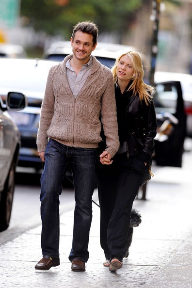 [ClaireDanesClaireDanesHughDancyWalk-%255B1%255D.jpg]