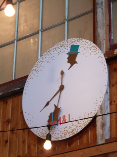 The kissing clock. Another great feature of this wedding. The kissing clock. Another great feature of this wedding.