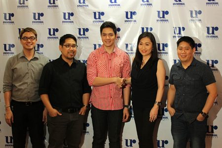 Alden Richards at contract signing with Universal Records