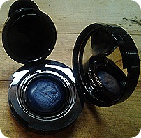 2012-09-12 22blueeyeliner.jpg 2012-09-12 22blueeyeliner.jpg
