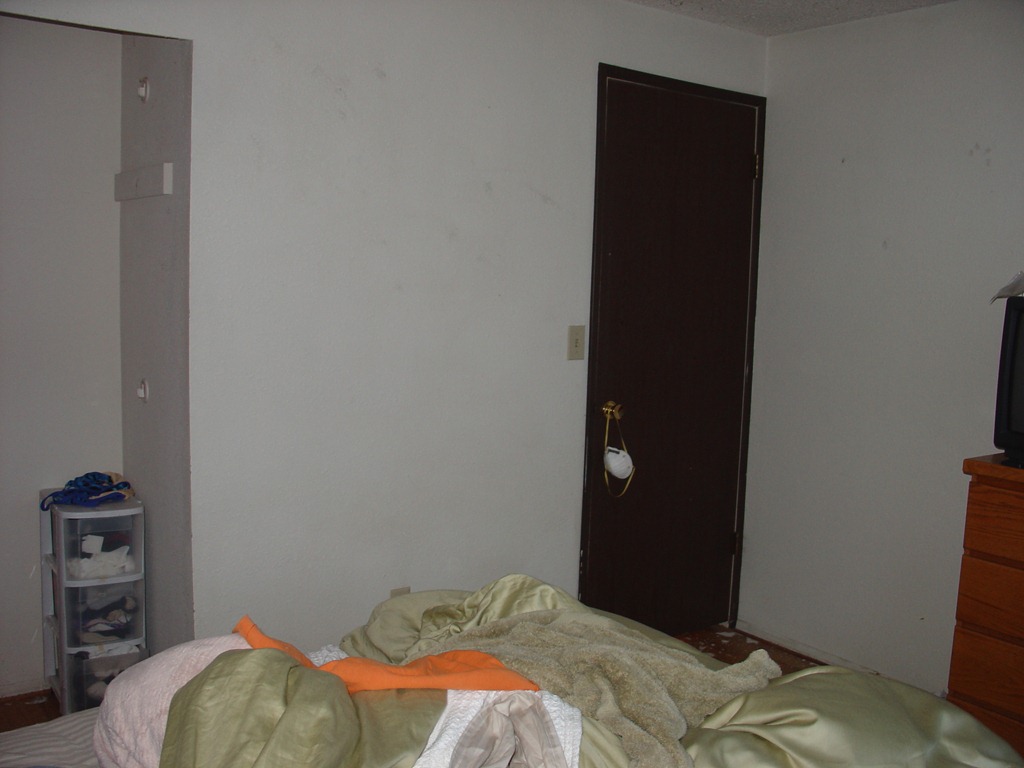 [masterbedroom2%252010-6-06%255B4%255D.jpg]
