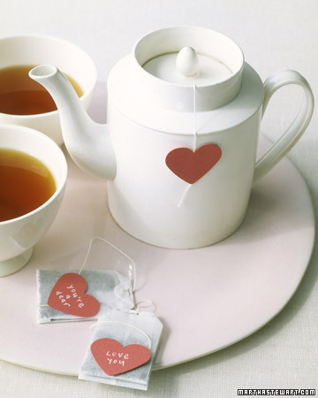 All you need to do is replace the tea tag with these hearts and you have made something very sweet.