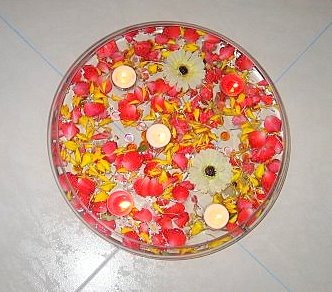 [Diwali%2520potpourri%2520floating%2520lamps%2520and%2520flowers%2520ideas%2520suggestion%255B9%255D.jpg]