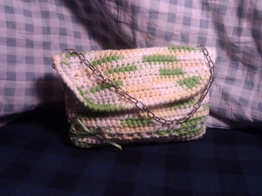 [clutch%2520green%2520white%2520yellow%255B5%255D.jpg]
