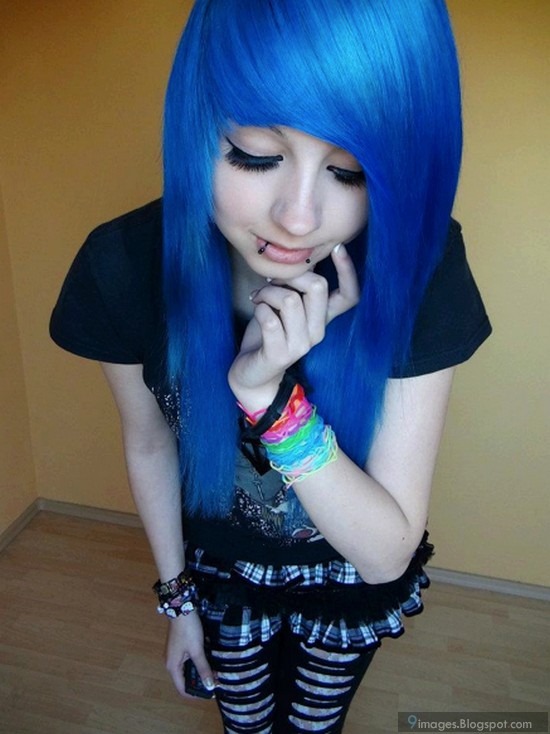 [Brunette-emo-girl-cute-fashionable-innocent-pretty%255B4%255D.jpg]