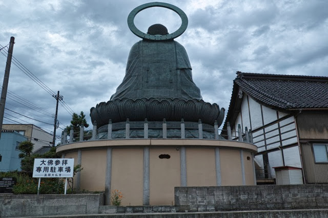 高岡大仏の背中