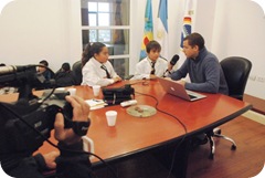Juan Pablo de Jesús entrevistado por alumnos de la Escuela Primaria Nº 8 de Mar de Ajó