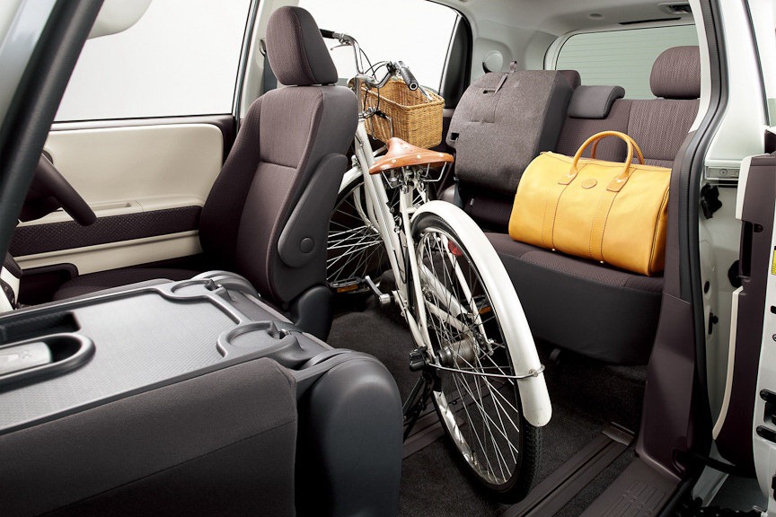[2013-Toyota-Spade-17%255B2%255D.jpg]