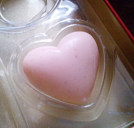 [tbs-heart-cranberry-soap-bitsandtrea%255B2%255D.jpg]