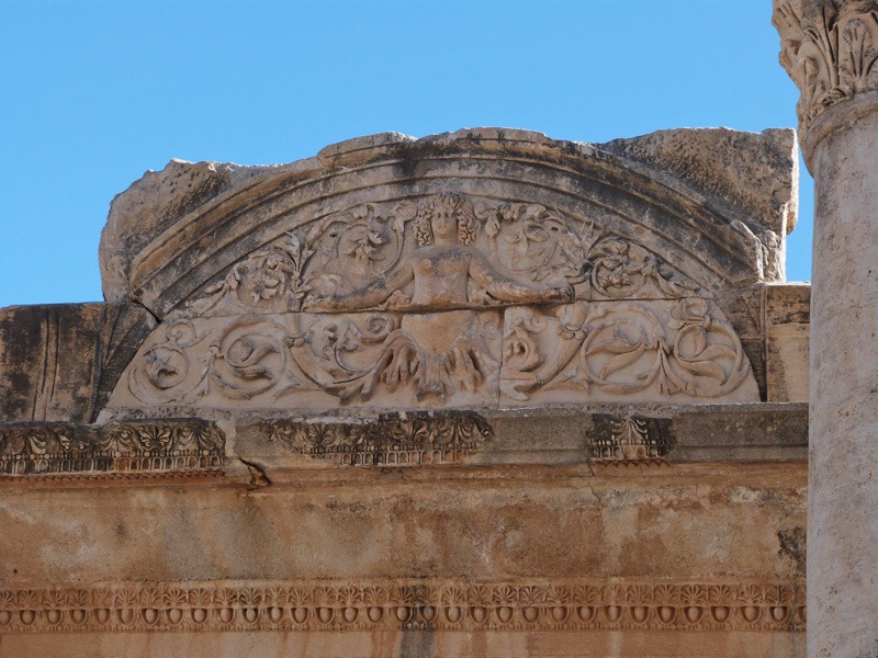 [Ephesus-medusa-on-Temple-of-hadrian-%255B1%255D.jpg]
