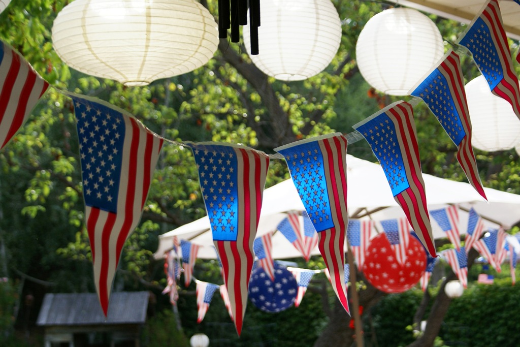 [232-patriotic-decorations2-copy4.jpg]