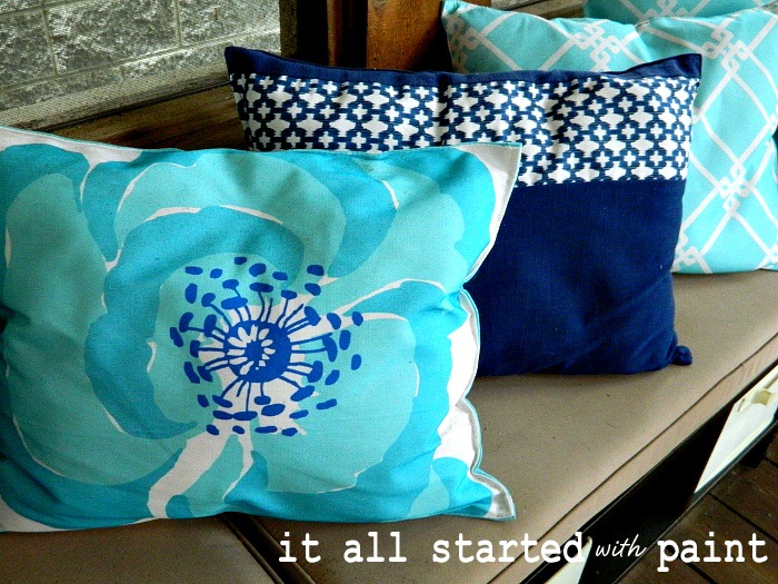 [placemat_pillows_turquoise_blue_white%255B3%255D.jpg]