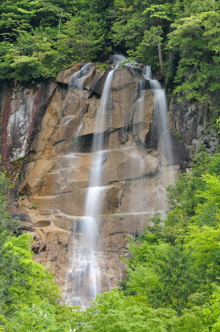 雨現の滝
