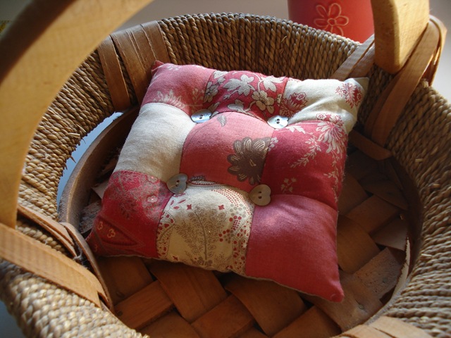 [PINCUSHION%2520ROUENNERIES%255B8%255D.jpg]
