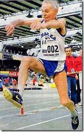 Vittorio Colò salto triplo record mondiale veterani a 92 anni Vittorio Colò salto triplo record mondiale veterani a 92 anni