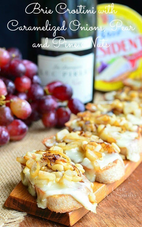 [Presidents-Cheese-Crostini-wtih-Brie-Caramelized-Onion-Pear-and-Pine-Nuts-from-willcookforsmiles.com-crostini-brie-%255B6%255D.jpg]