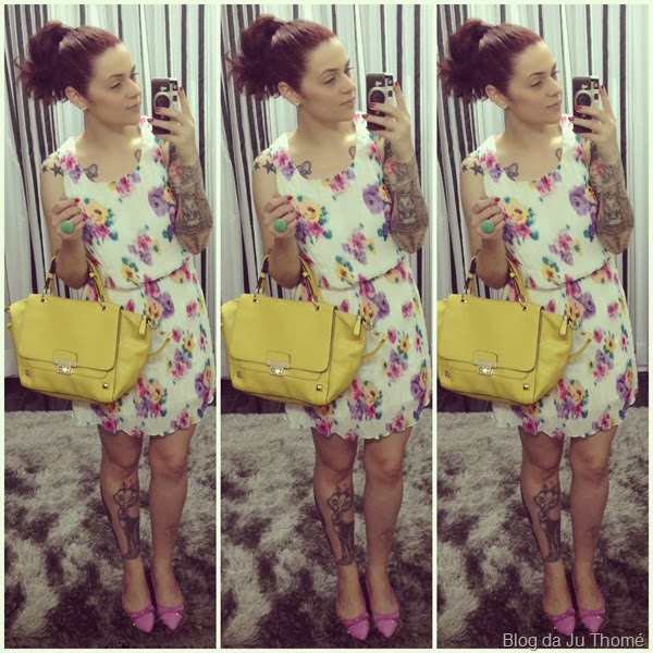 Look vestido floral, bolsa lima e sapatilhas