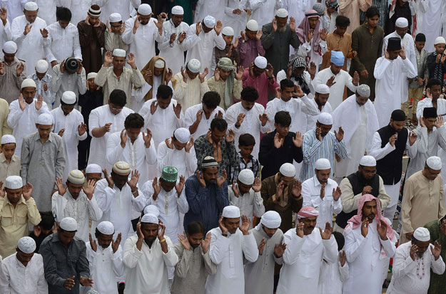 مظاهر عيد الفطر المبارك لعام 2013  فى العالم 