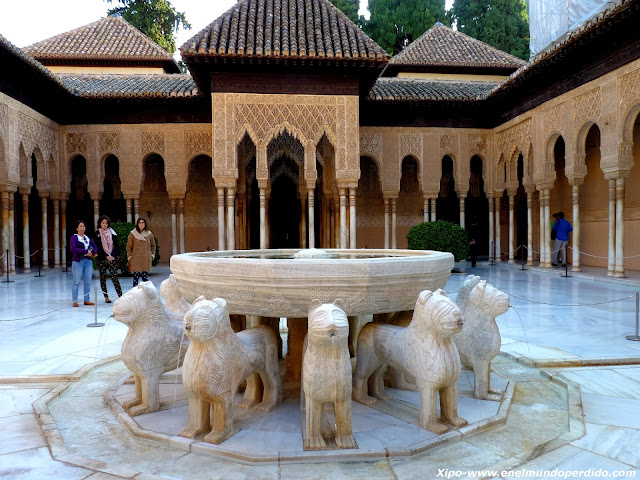 patio-de-los-leones-alhambra.JPG