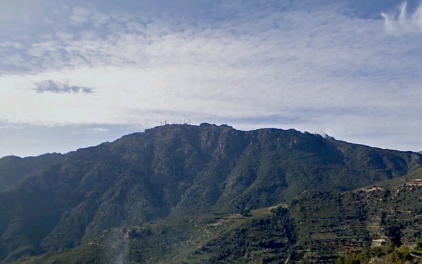Monte Tricoli dietro Lanusei Monte Tricoli