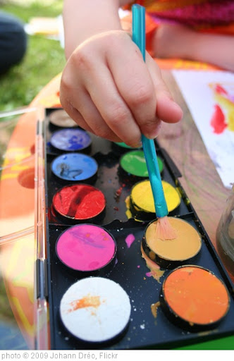 'Taking color' photo (c) 2009, Johann Dréo - license: http://creativecommons.org/licenses/by-sa/2.0/