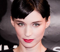 Rooney Mara nem szent, annyi szent